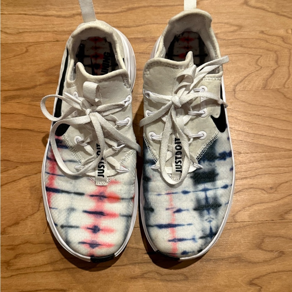 Nike Free TR 8 AMP training shoes in a tie-dye / “Sunset Pulse” size 7.5